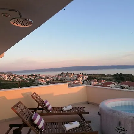 Rooftop With Stunning View Apartment